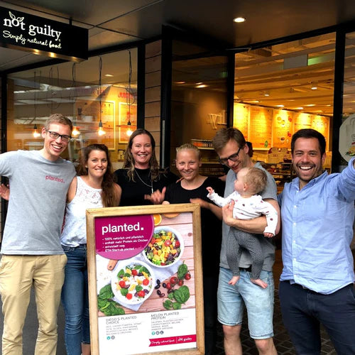 Company foundation, the own webshop and the first restaurants with planted.chicken on the menu.